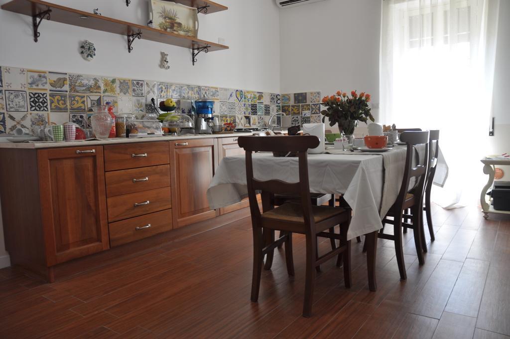 Le Stanze Di Rebecca Bed & Breakfast Rome Exterior photo